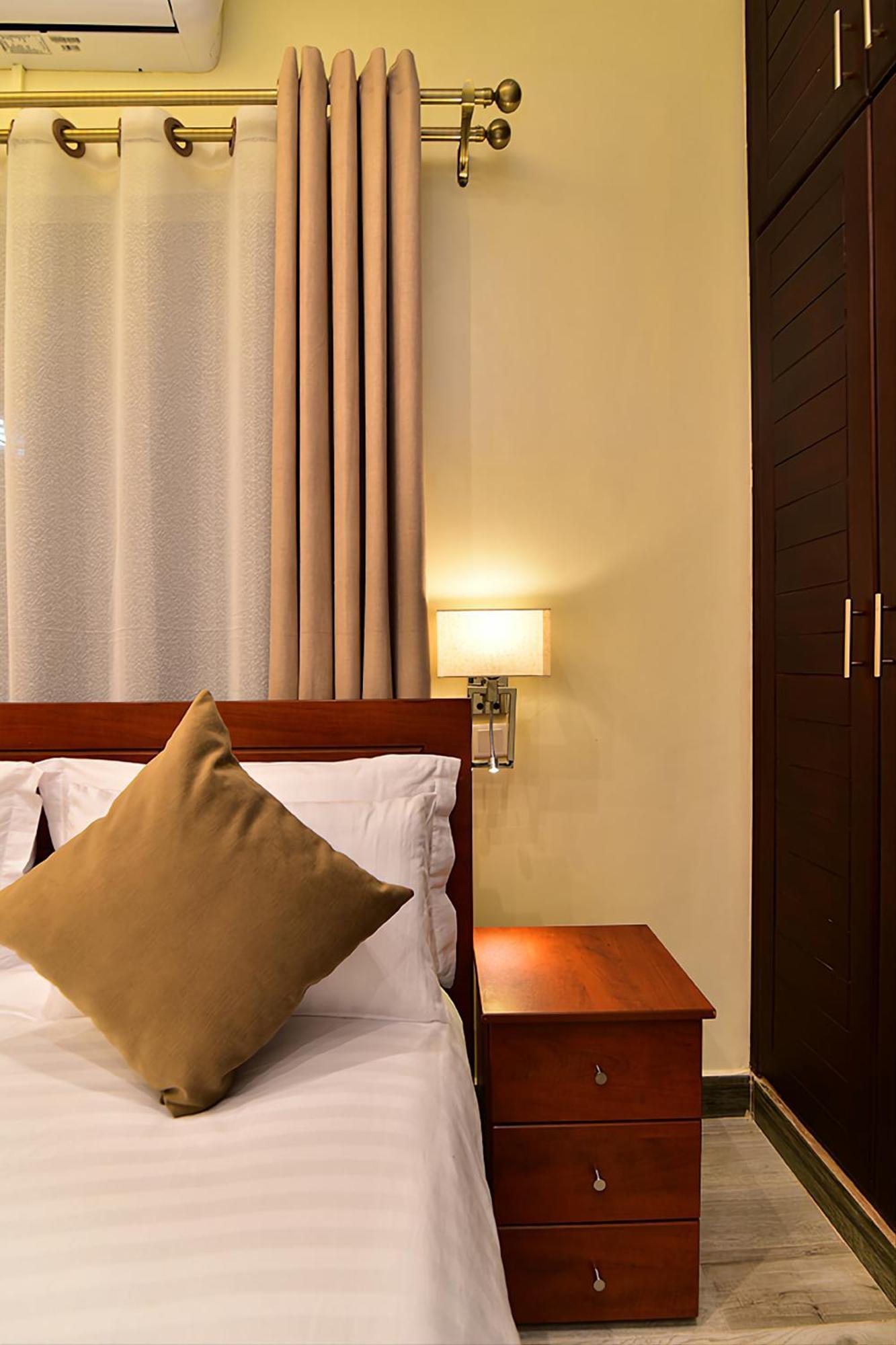 Entebbe Stay Apart-Hotel Екстер'єр фото