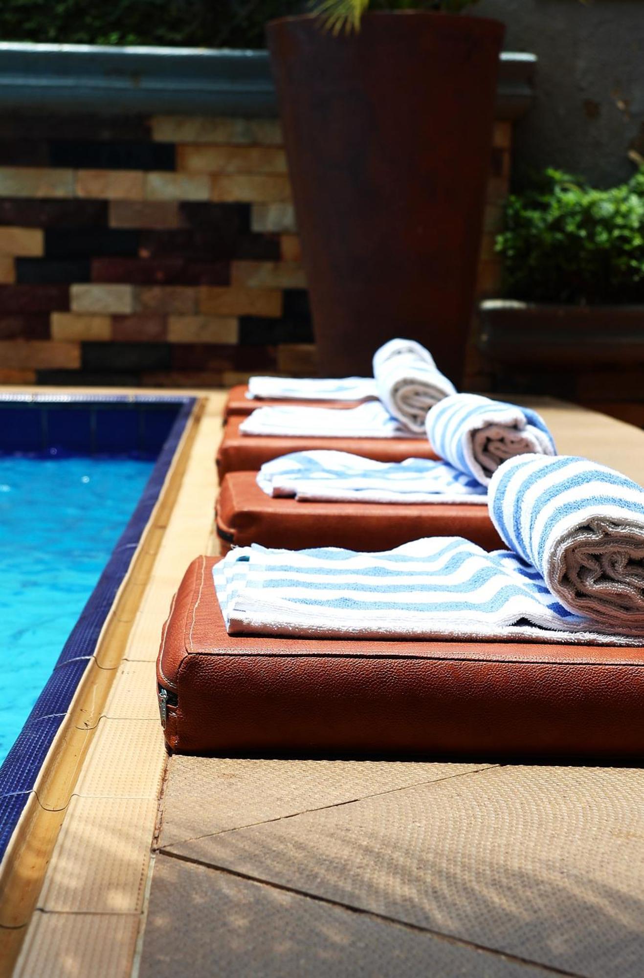 Entebbe Stay Apart-Hotel Екстер'єр фото